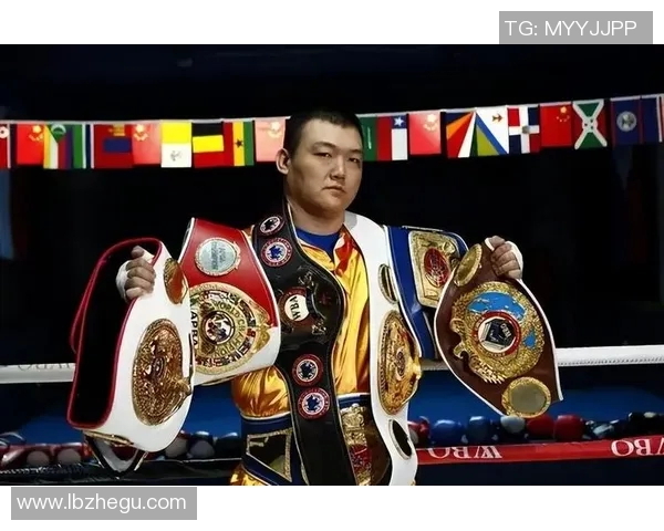 张君龙挑战印尼拳王巅峰对决引发拳迷热议与期待